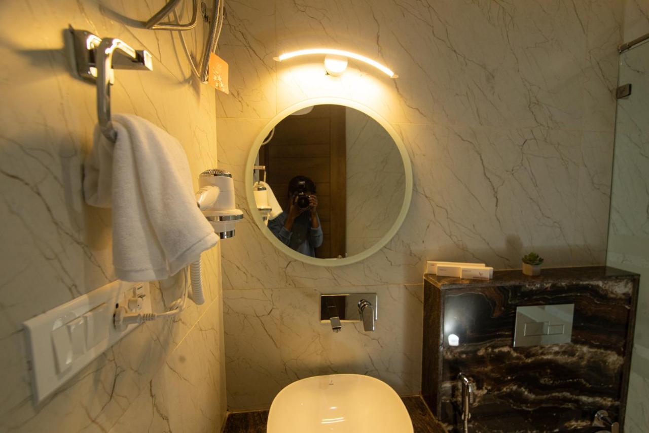 Hotel Yog Vashishth Rishīkesh Exteriör bild