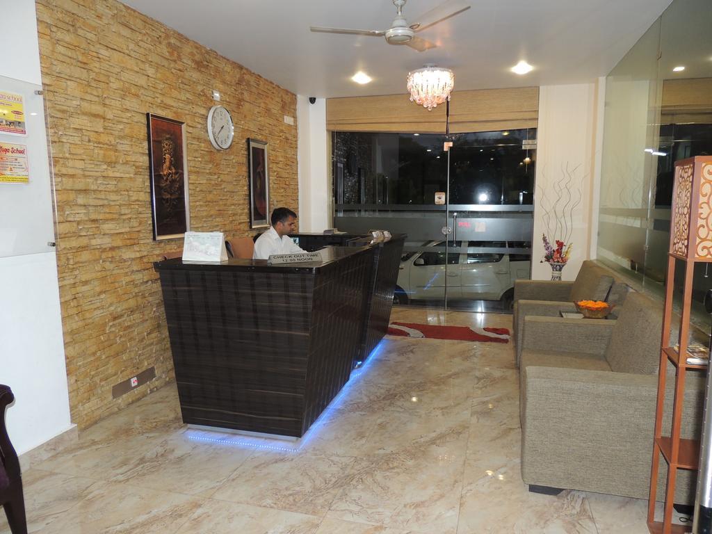 Hotel Yog Vashishth Rishīkesh Exteriör bild