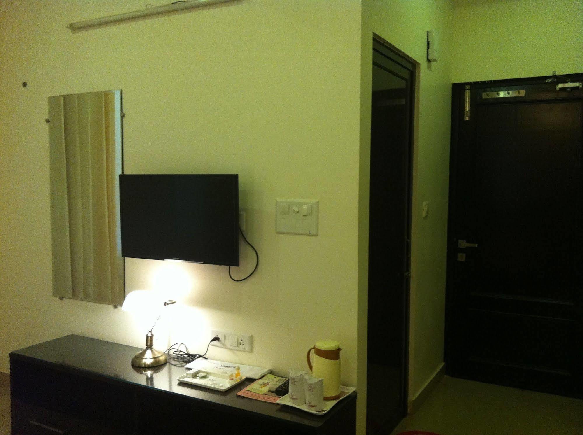 Hotel Yog Vashishth Rishīkesh Exteriör bild