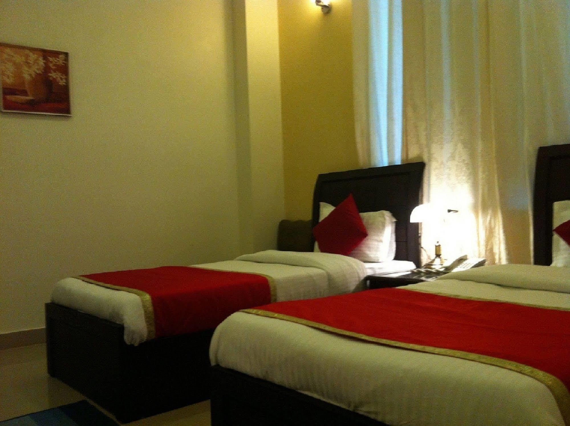 Hotel Yog Vashishth Rishīkesh Exteriör bild