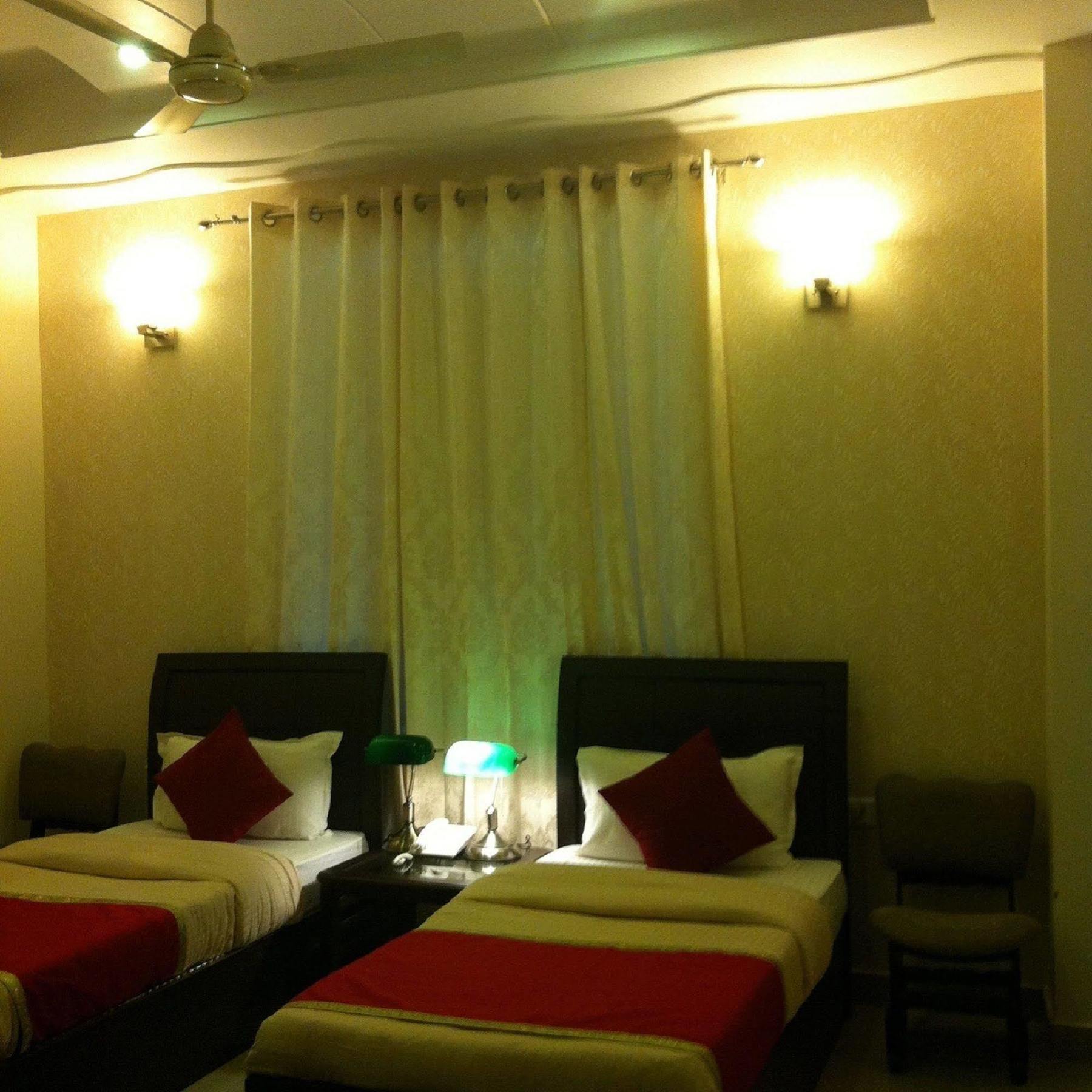 Hotel Yog Vashishth Rishīkesh Exteriör bild