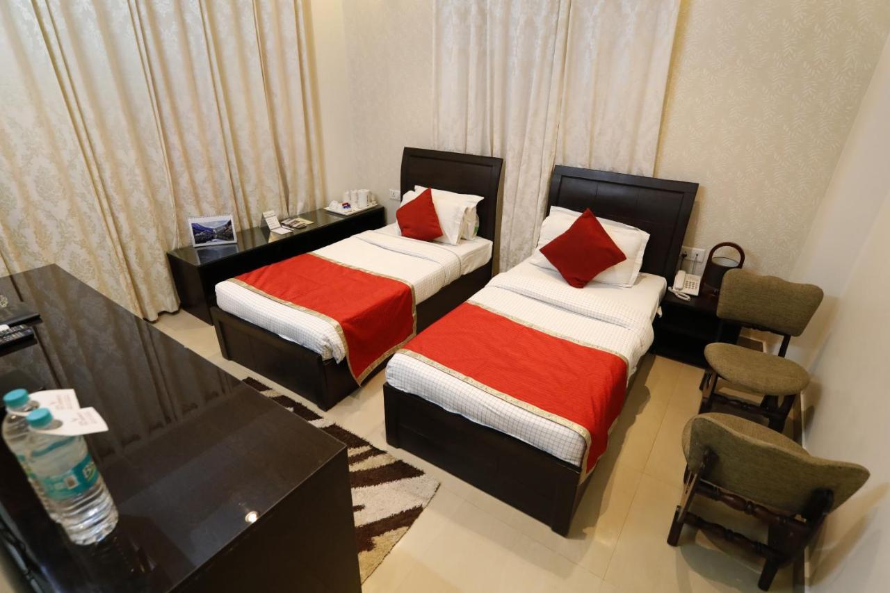 Hotel Yog Vashishth Rishīkesh Exteriör bild